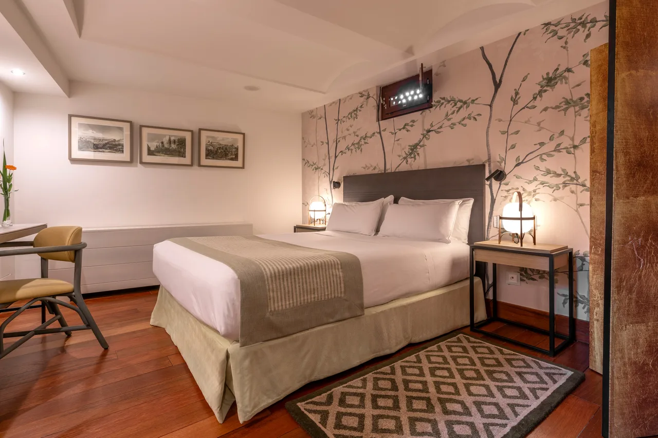 Parador de Granada — ภาพห้องพักและบรรยากาศ