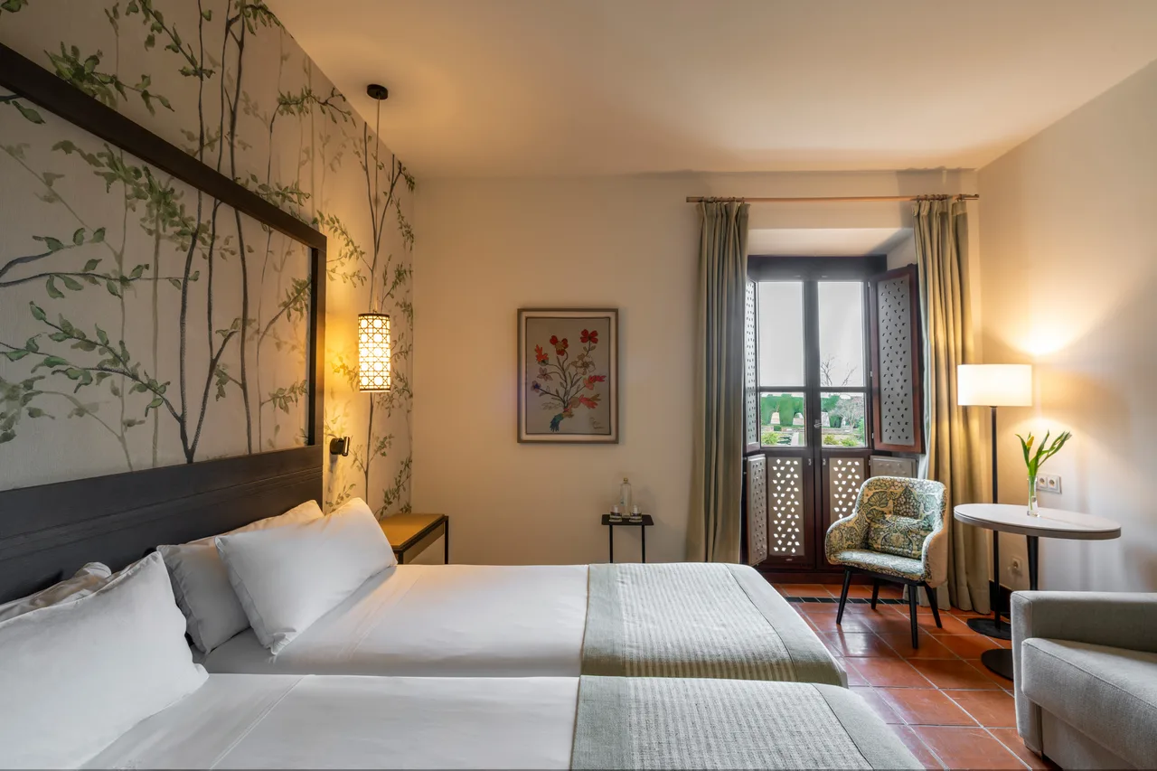 Parador de Granada — ภาพห้องพักและบรรยากาศ