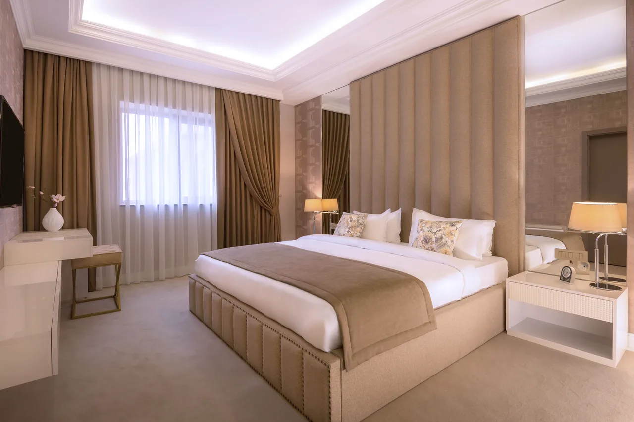 Paris Hotel Yerevan — ภาพห้องพักและบรรยากาศ