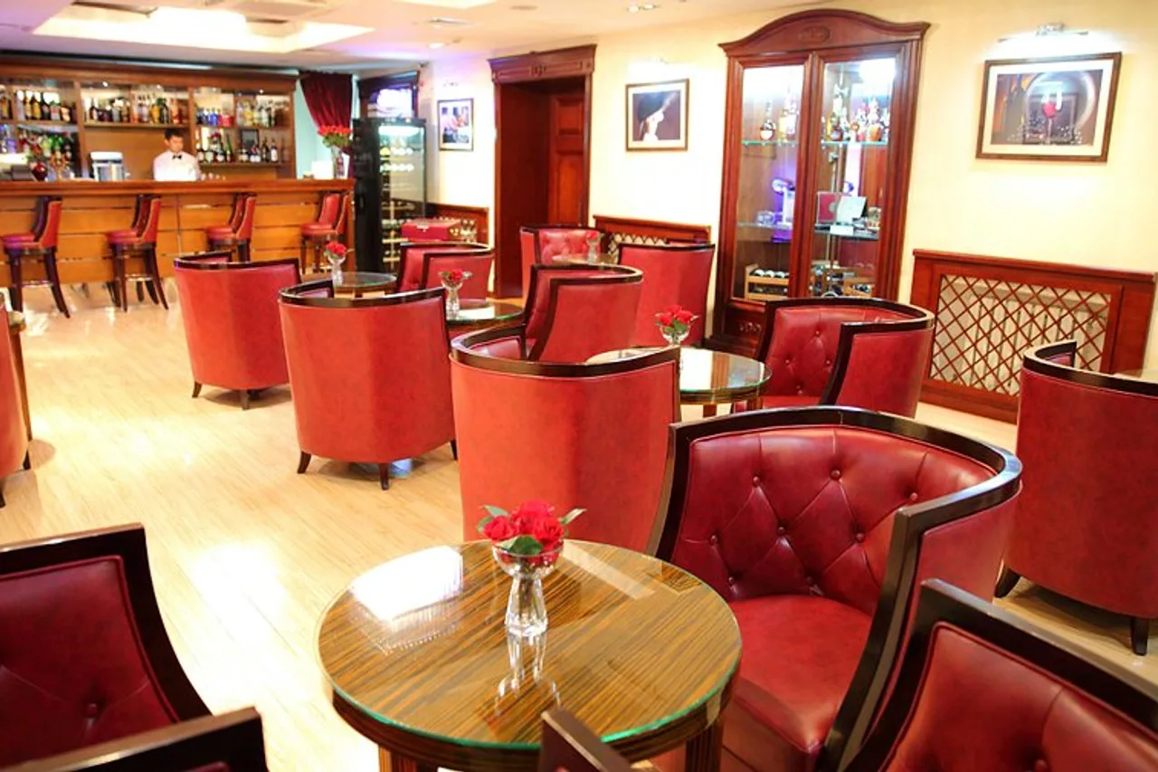 Park Hotel Bishkek — ภาพห้องพักและบรรยากาศ