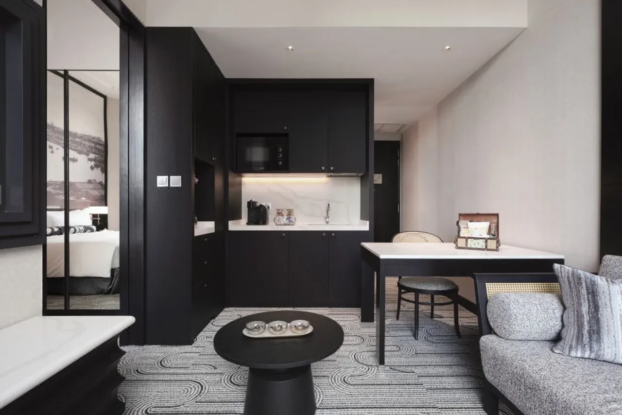 The Robertson House by The Crest Collection — rooms and atmosphere