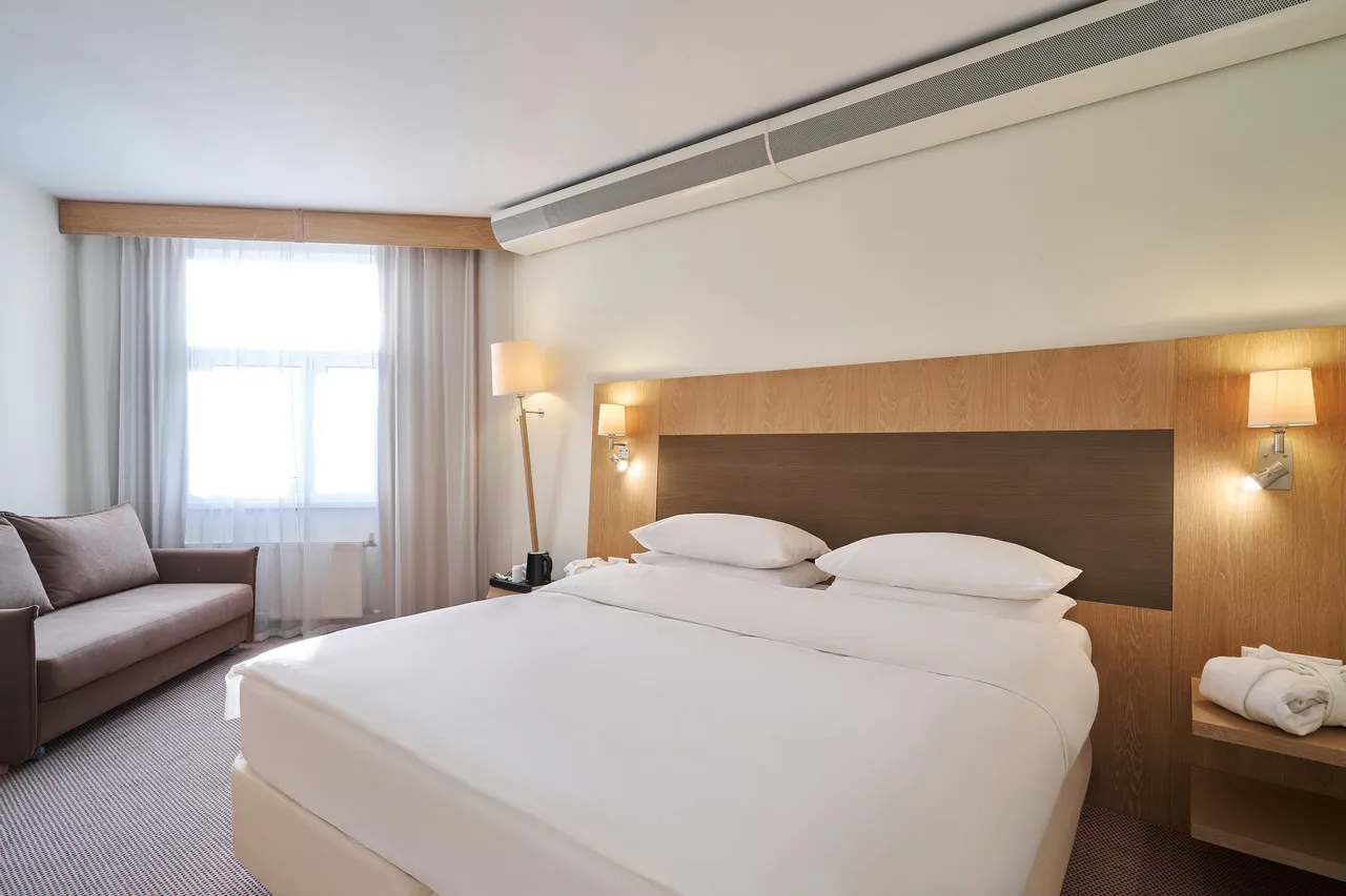 Park Inn by Radisson Ekaterinburg — rooms and atmosphere