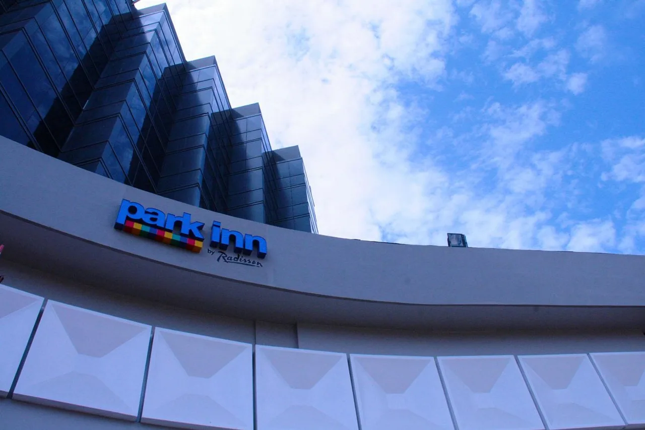 Park Inn by Radisson Libreville — ภาพห้องพักและบรรยากาศ