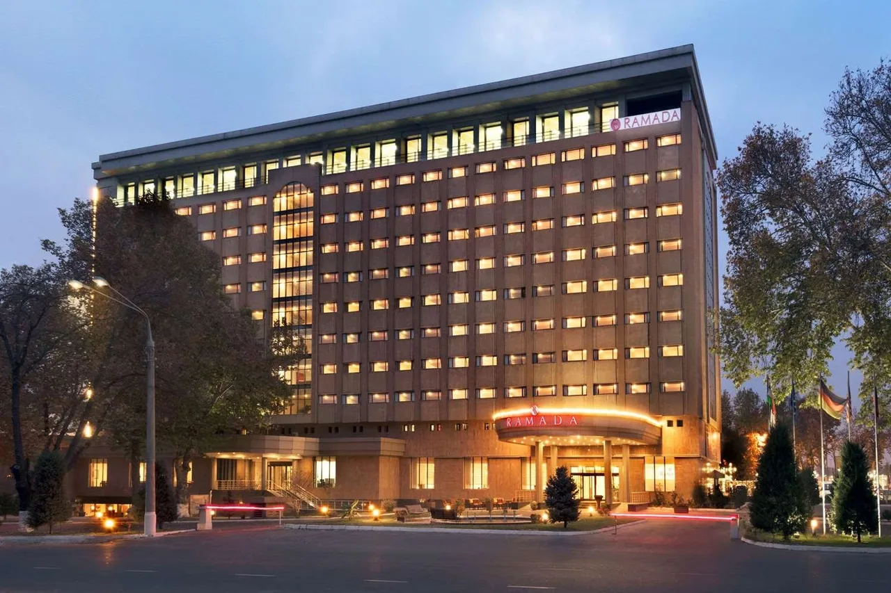 The Park Turon Hotel — ภาพห้องพักและบรรยากาศ