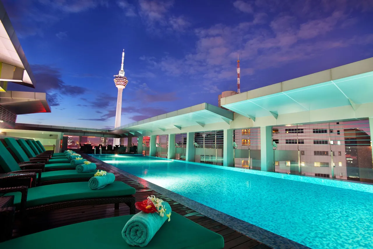 PARKROYAL Serviced Suites Kuala Lumpur — rooms and atmosphere