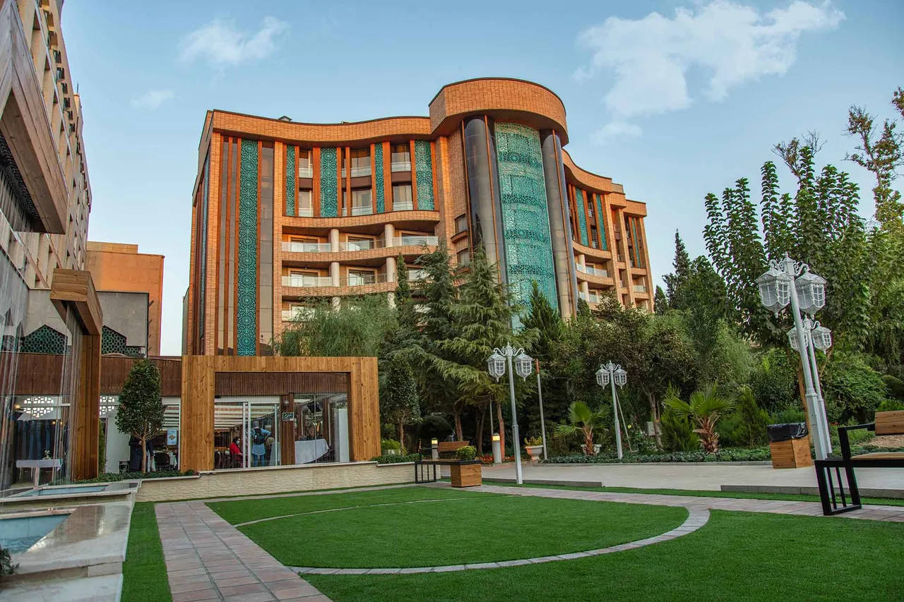 Parsian Kowsar Hotel Isfahan — ภาพห้องพักและบรรยากาศ