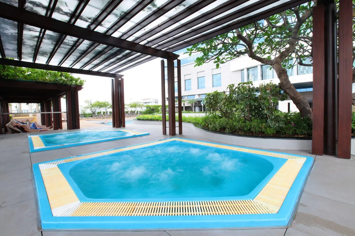 Pathumwan Princess Hotel — rooms and atmosphere