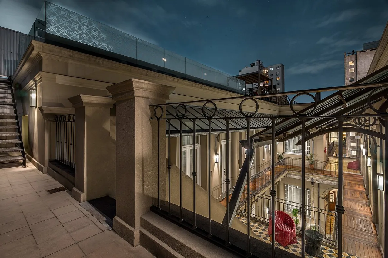 Patios de San Telmo — rooms and atmosphere