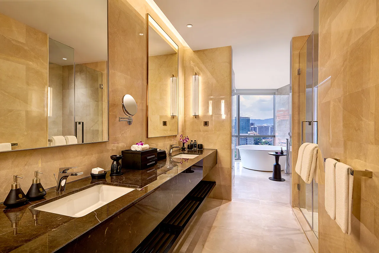 Pavilion Hotel Kuala Lumpur Managed by Banyan Tree — rooms and atmosphere