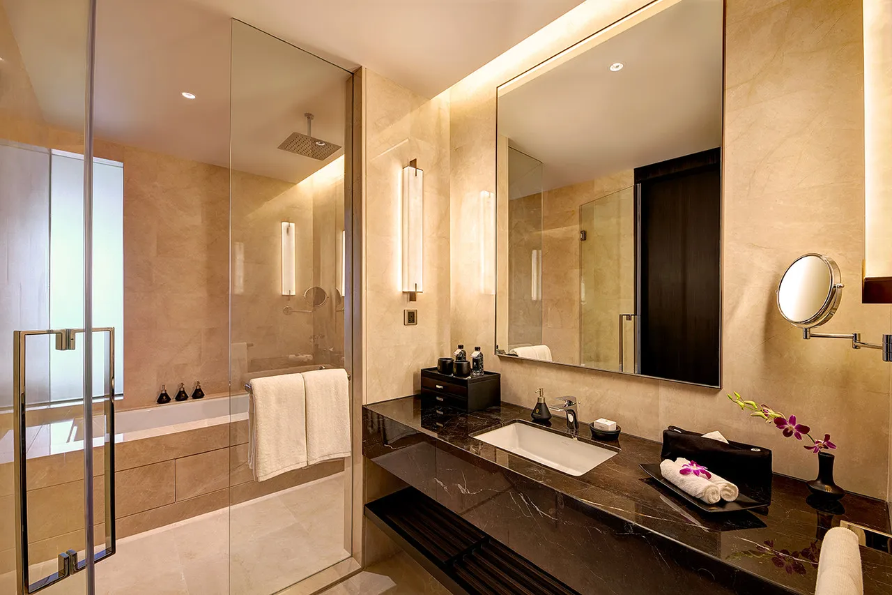 Pavilion Hotel Kuala Lumpur Managed by Banyan Tree — rooms and atmosphere