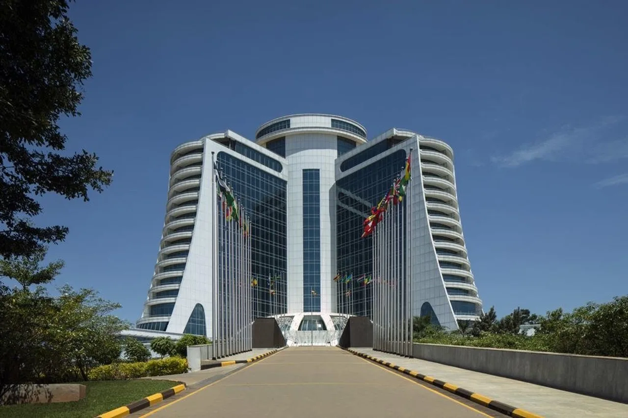 Pearl of Africa Hotel — โรงแรมในกัมปาลา