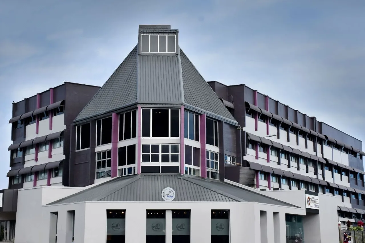 Peninsula International Hotel — rooms and atmosphere