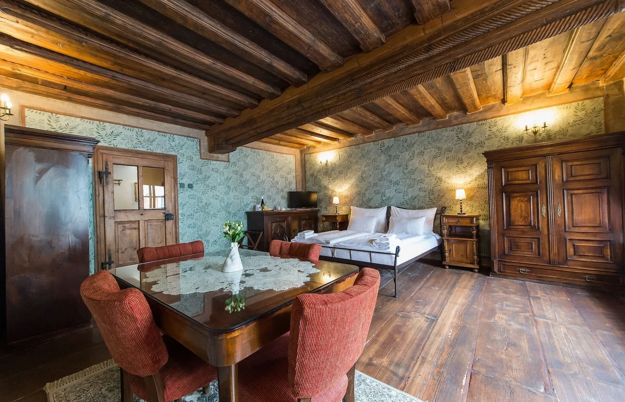 Pension Alt Straninger — rooms and atmosphere