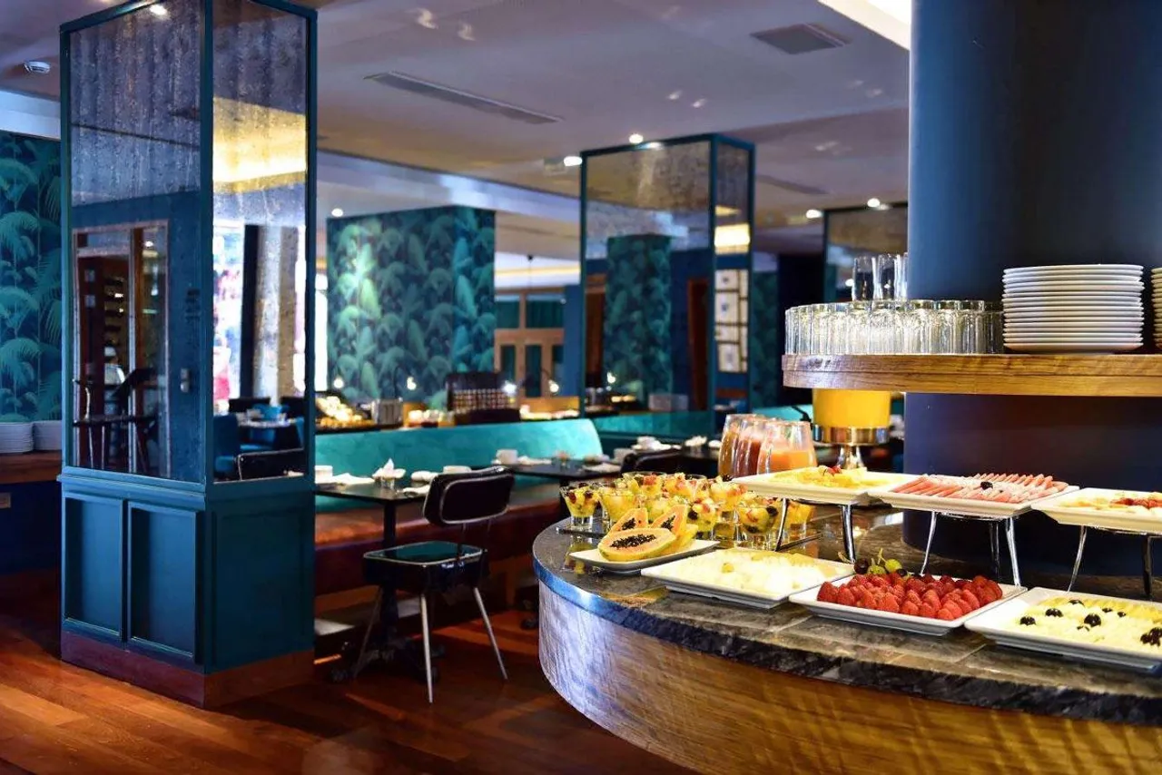 Pestana Vintage Porto Hotel & World Heritage Site — rooms and atmosphere