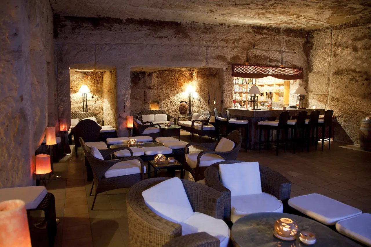 Petra Guest House Hotel — rooms and atmosphere