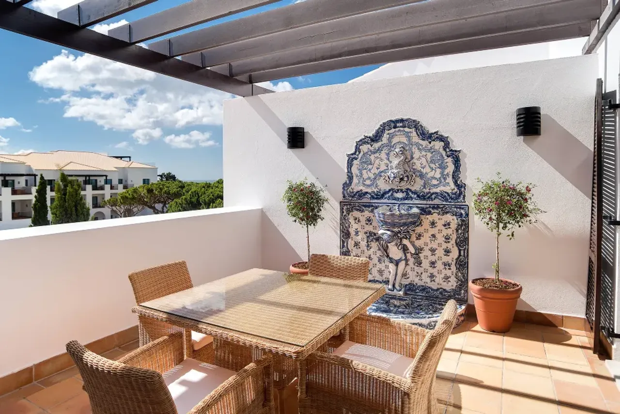 Pine Cliffs Hotel, a Luxury Collection Resort — rooms and atmosphere