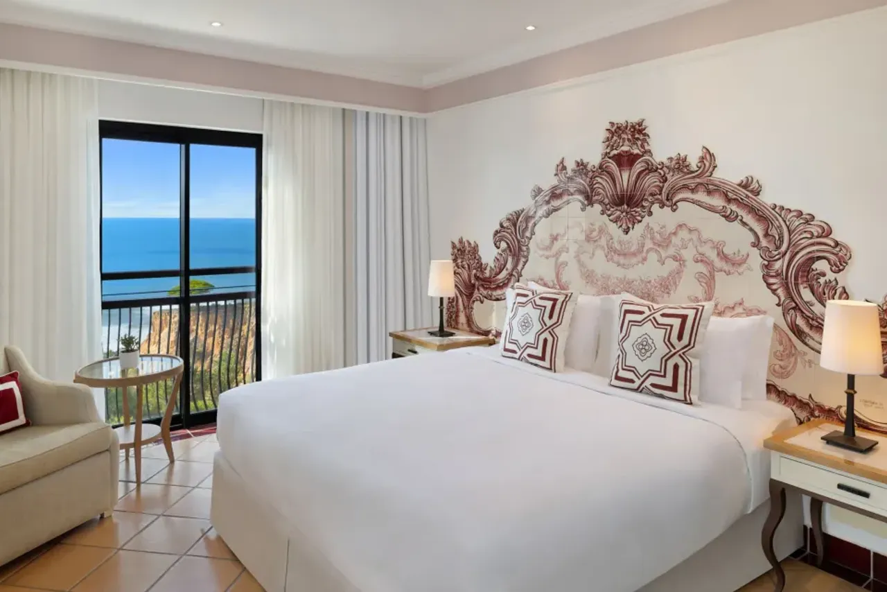 Pine Cliffs Hotel, a Luxury Collection Resort — rooms and atmosphere