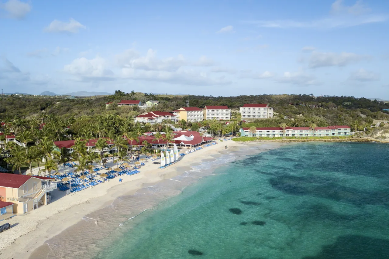 Pineapple Beach Club Antigua — โรงแรมในเซนต์จอห์นส์