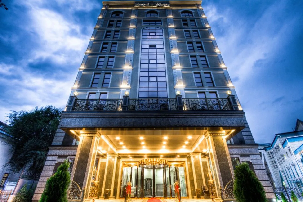 Plaza Hotel Bishkek — โรงแรมในบิชเคก