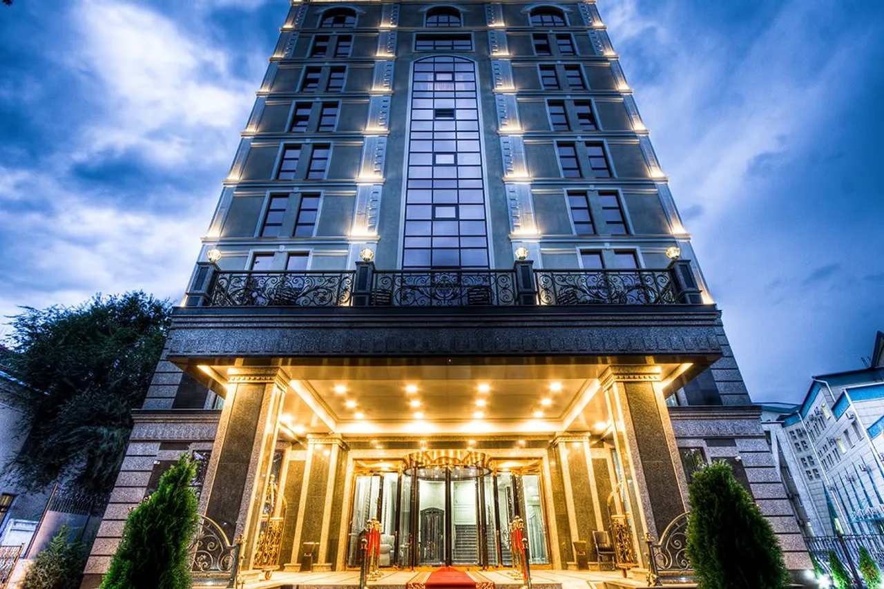 Plaza Hotel Bishkek — ภาพห้องพักและบรรยากาศ
