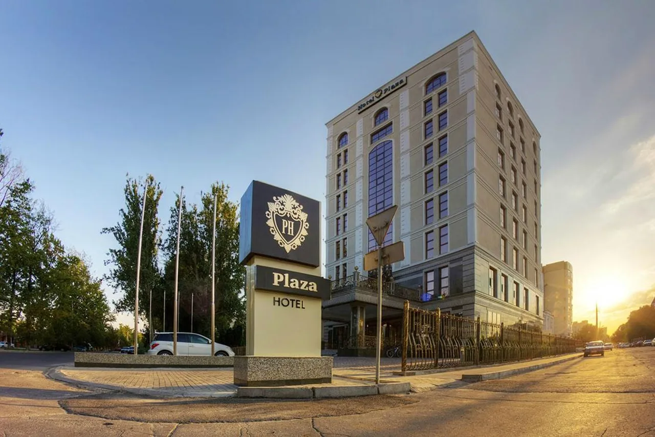 Plaza Hotel Bishkek — ภาพห้องพักและบรรยากาศ