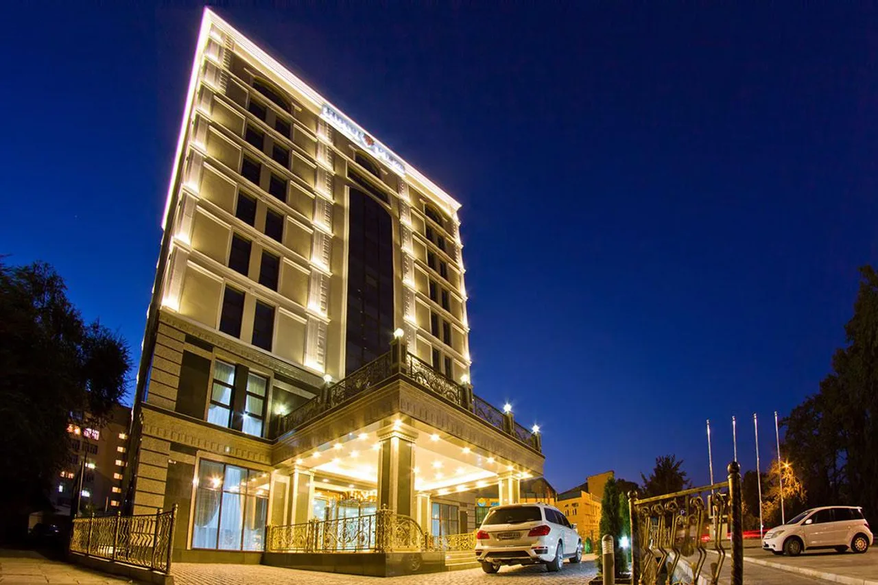 Plaza Hotel Bishkek — ภาพห้องพักและบรรยากาศ
