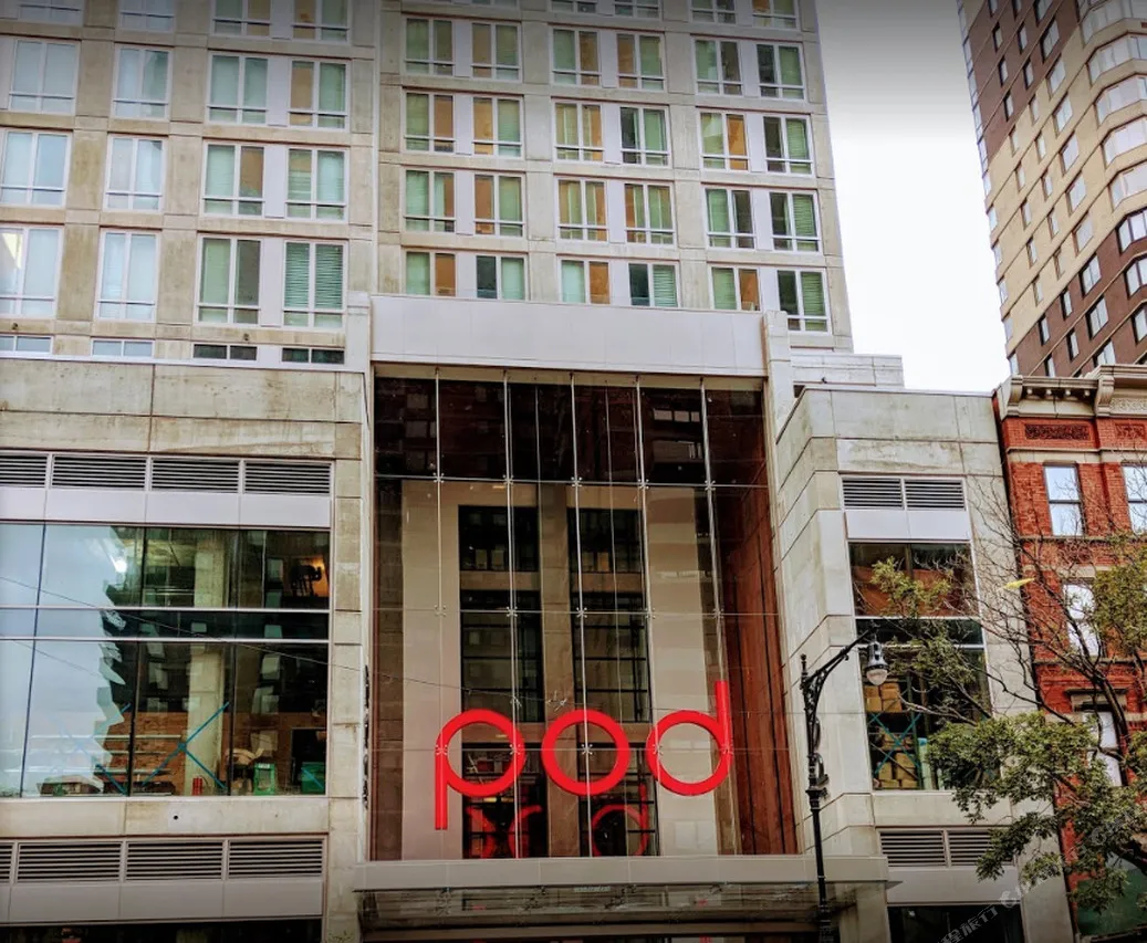 Pod Times Square — rooms and atmosphere