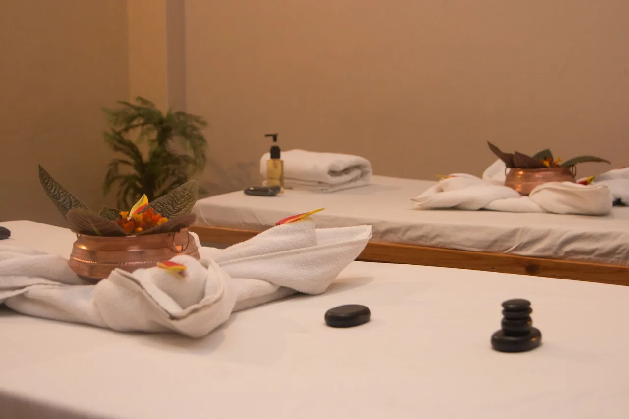 Pokhara Choice Inn — rooms and atmosphere