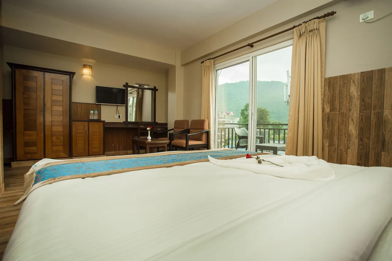 Pokhara Choice Inn — rooms and atmosphere
