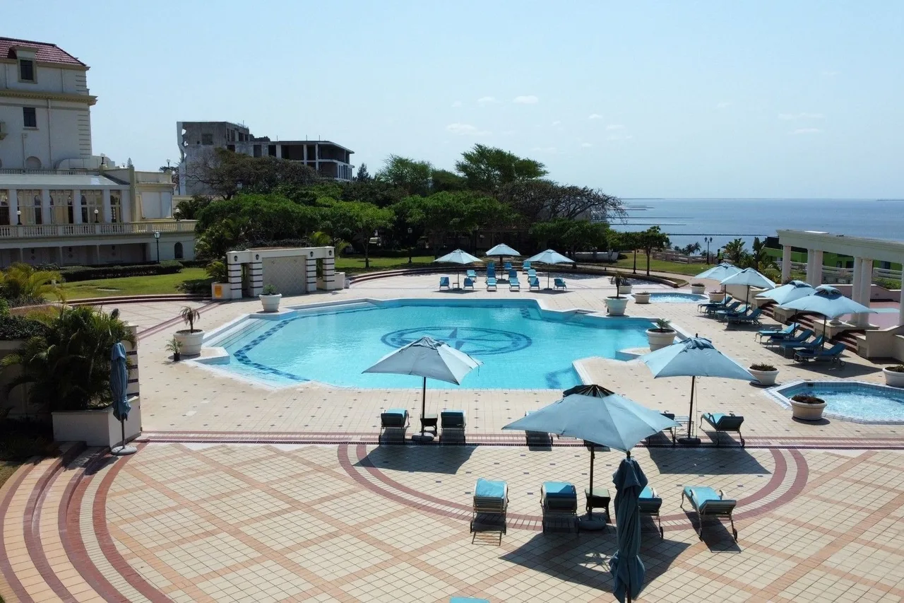 Polana Serena Hotel — rooms and atmosphere