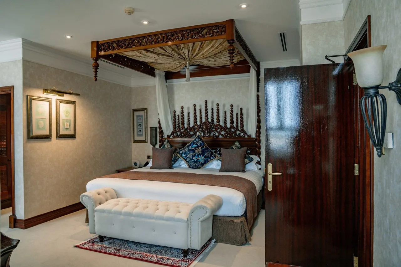 Polana Serena Hotel — rooms and atmosphere