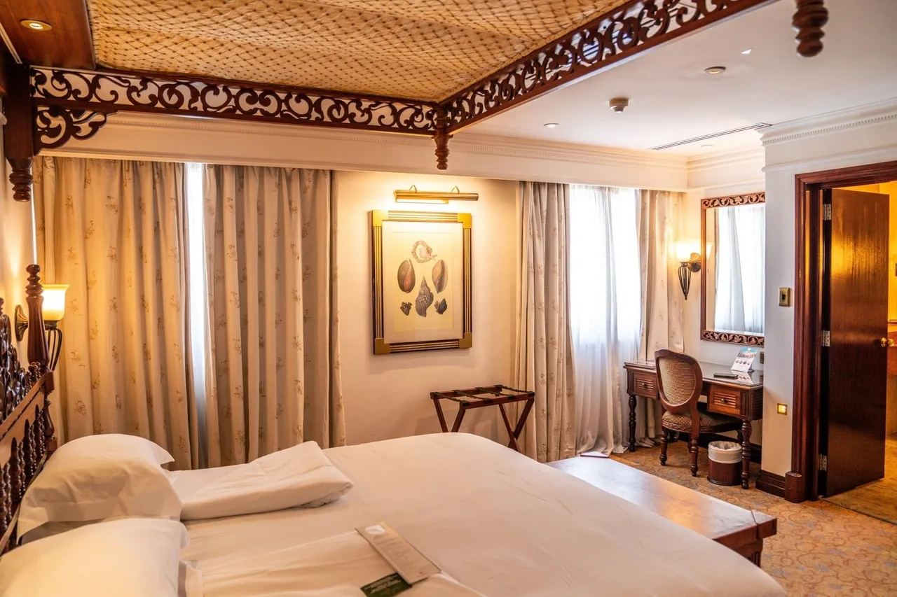 Polana Serena Hotel — rooms and atmosphere