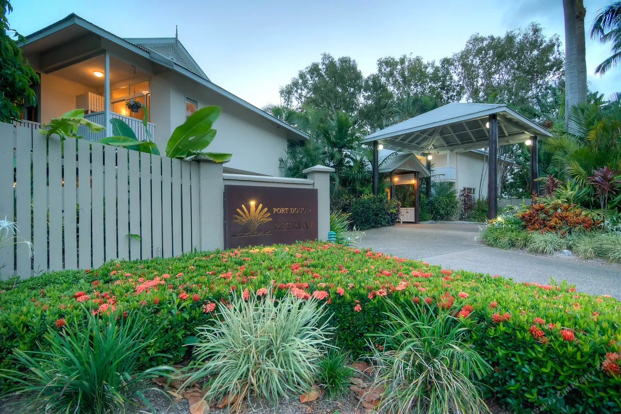 Port Douglas Retreat — rooms and atmosphere