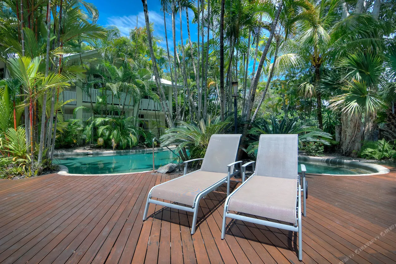Port Douglas Retreat — rooms and atmosphere