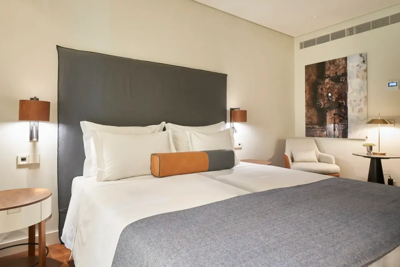 PortoBay Flores — rooms and atmosphere