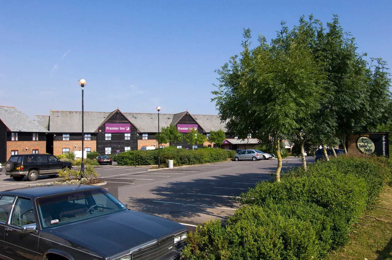 Premier Inn Salisbury North — rooms and atmosphere