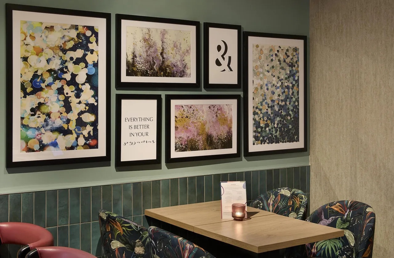 Premier Inn Salisbury North — rooms and atmosphere