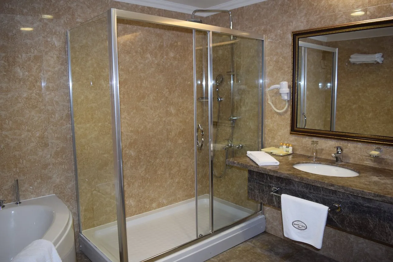 President Hotel Minsk — ภาพห้องพักและบรรยากาศ