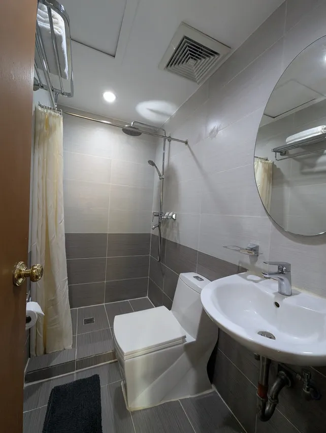 Prince Plaza II Condotel — rooms and atmosphere