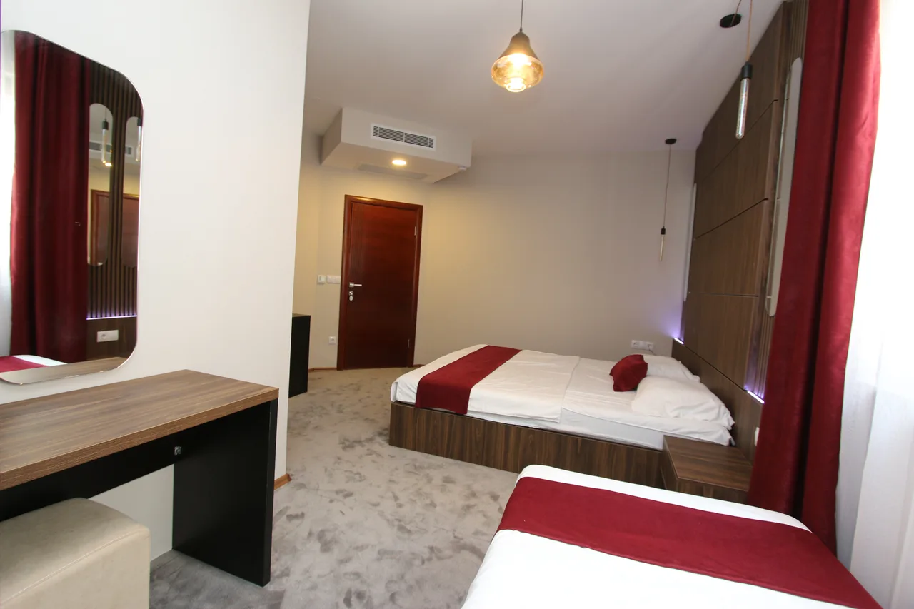 Prior Hotel — ภาพห้องพักและบรรยากาศ