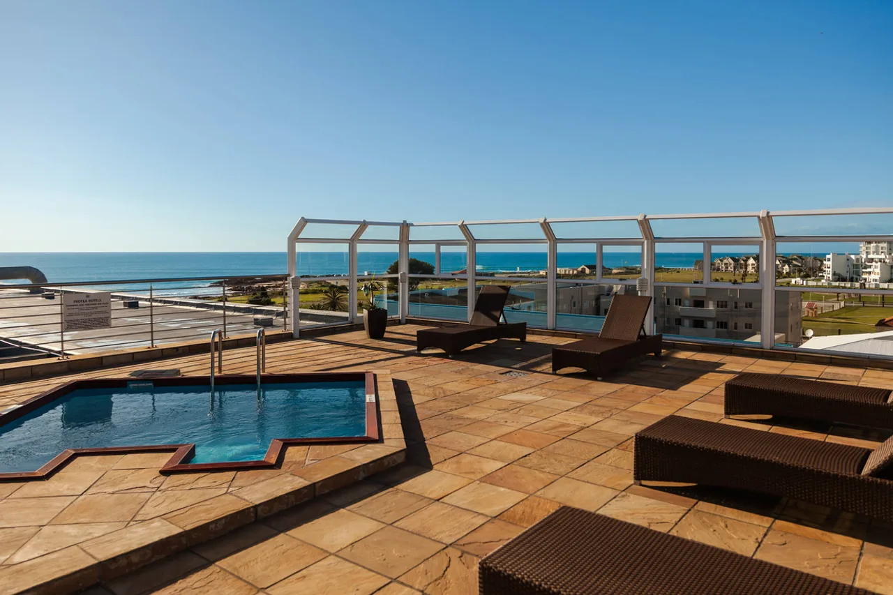 Protea Hotel by Marriott Port Elizabeth Marine — ภาพห้องพักและบรรยากาศ