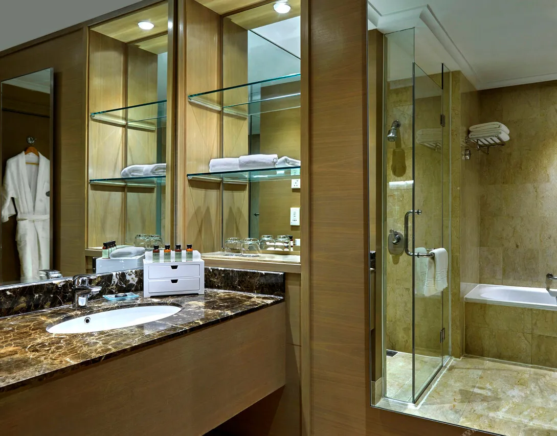 Pullman Kuala Lumpur City Centre Hotel & Residences — rooms and atmosphere
