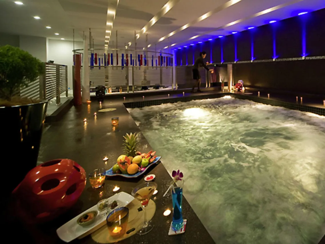 Pullman Kuching — rooms and atmosphere