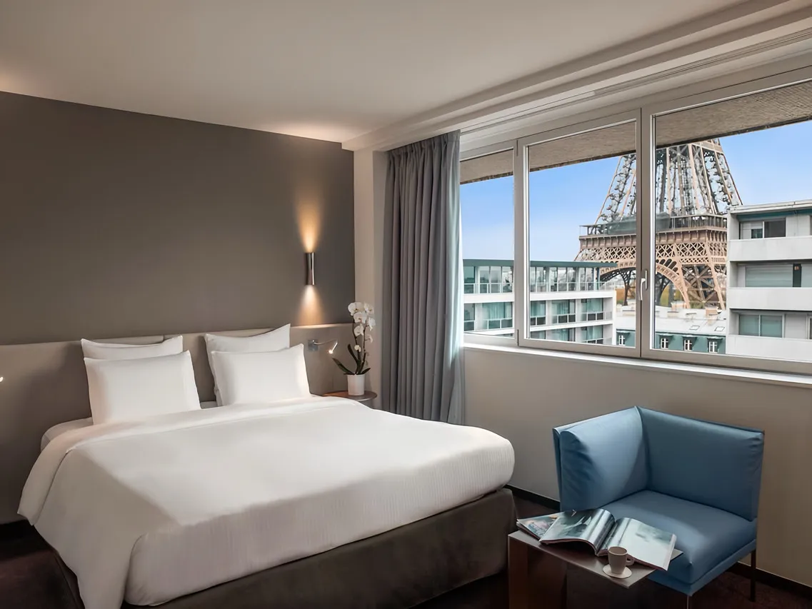 Pullman Paris Tour Eiffel — rooms and atmosphere