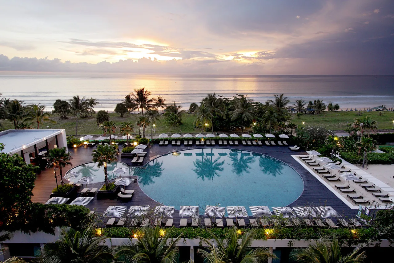 Pullman Phuket Karon Beach Resort — rooms and atmosphere