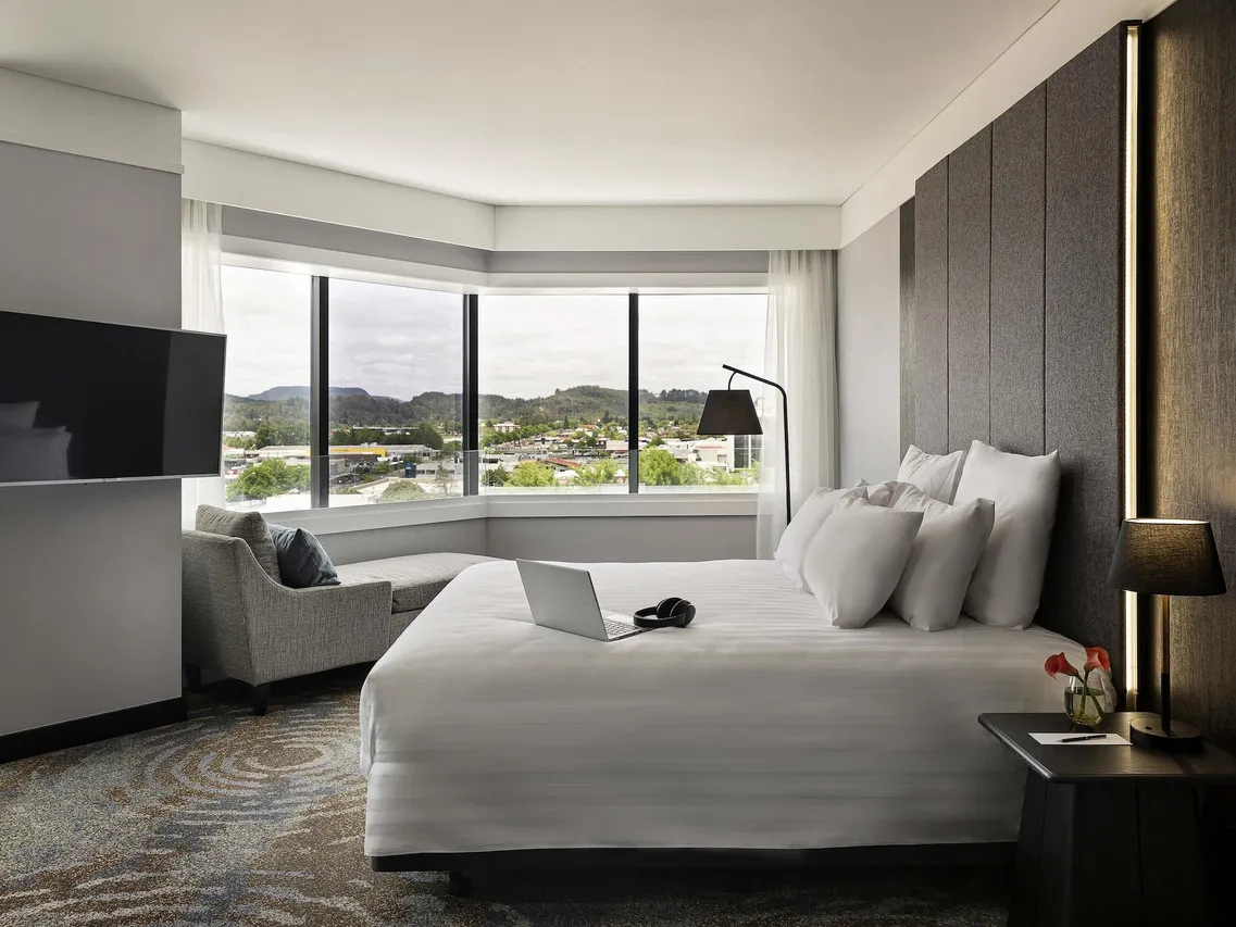 Pullman Rotorua — rooms and atmosphere