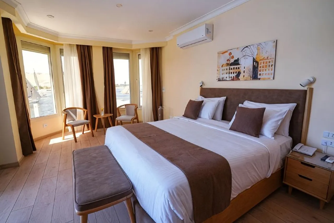 Pyramisa Isis Corniche Aswan Resort — rooms and atmosphere