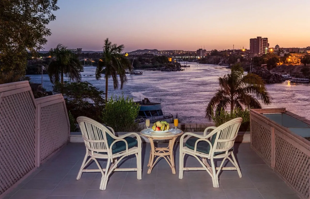Pyramisa Isis Island Aswan Resort & Spa — rooms and atmosphere