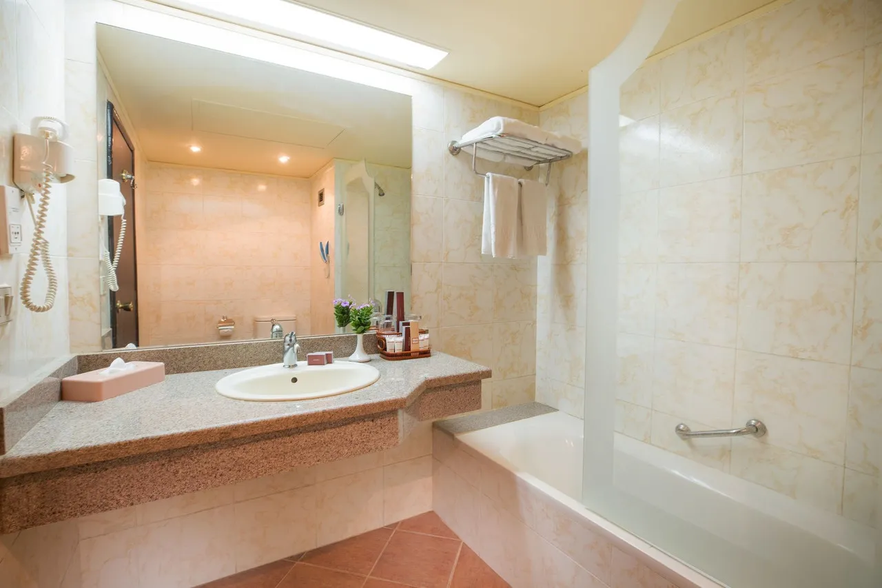 Pyramisa Isis Island Aswan Resort & Spa — rooms and atmosphere