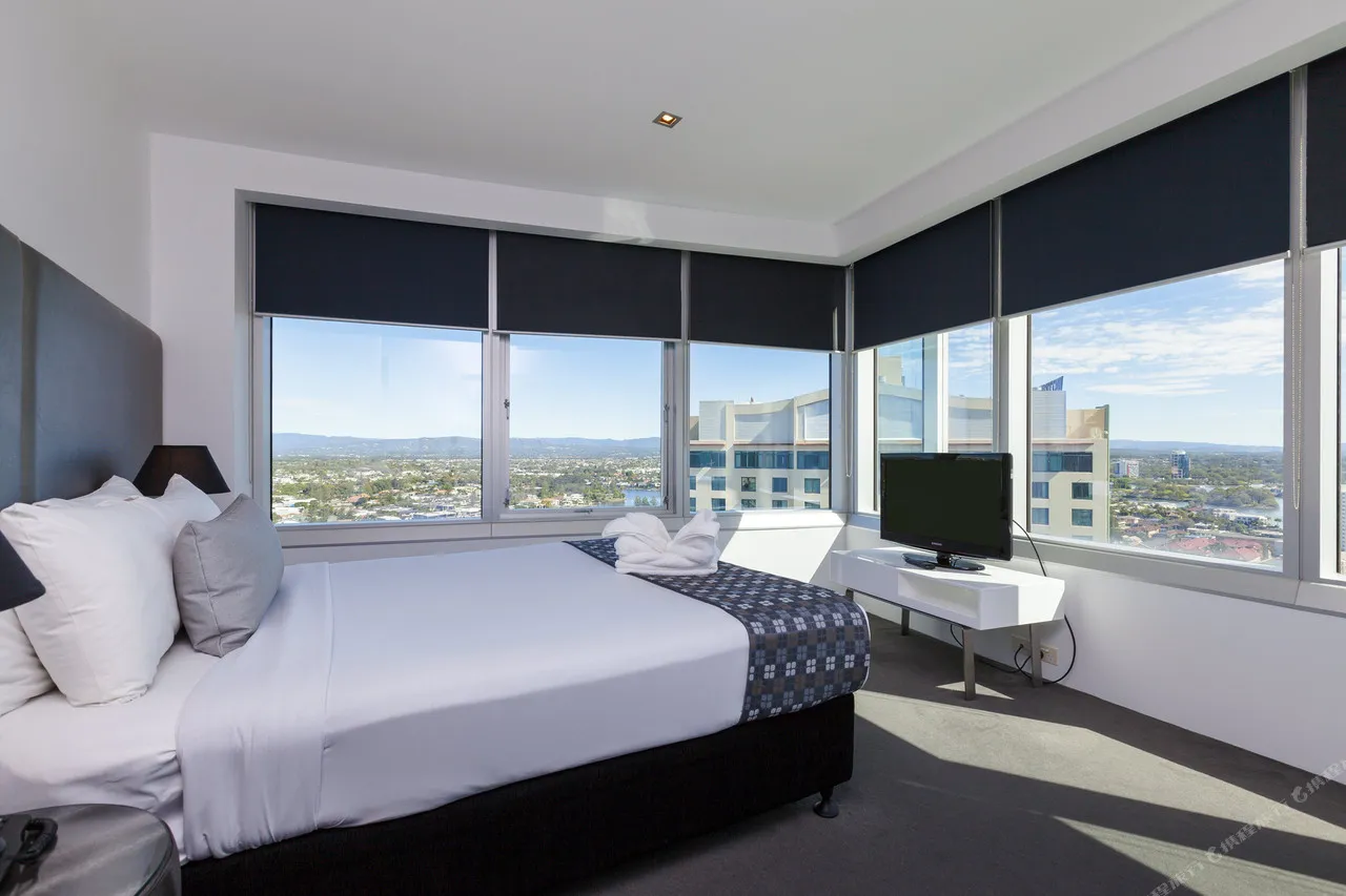 Q1 Resort & Spa — rooms and atmosphere
